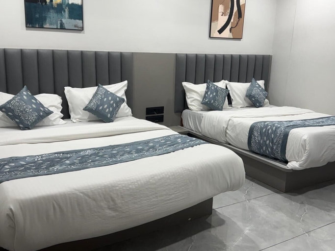 Room 2, Hotel Civik, Ahmadabad