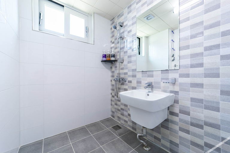 Bathroom 3, Samcheok Benecia Pension, Samcheok