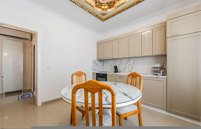 Room 2, Historic Quarter Stay 1BR Apartment, Shkodrës