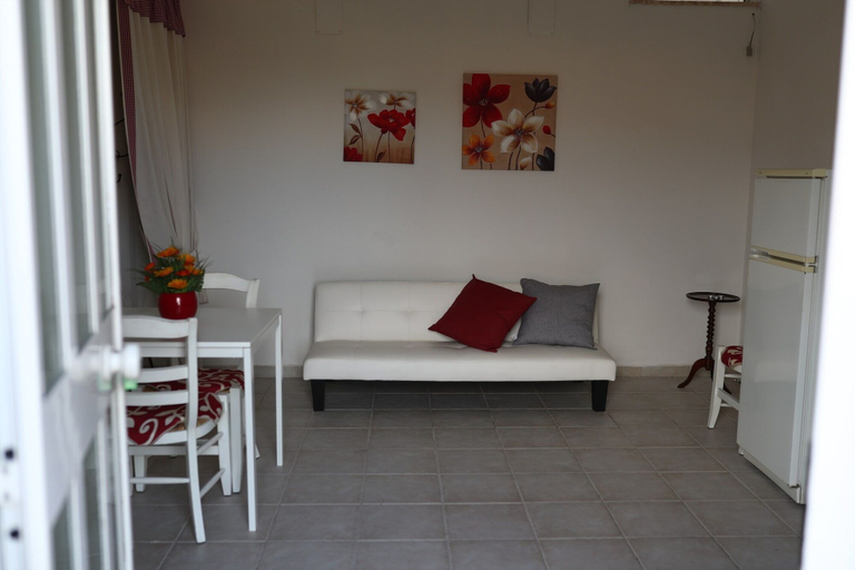 Living area, Frantoio Pistelli, Terni
