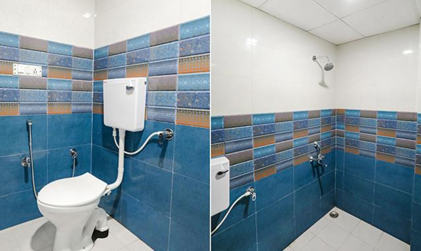 Bathroom 4, FabHotel Trijal Inn, Lucknow