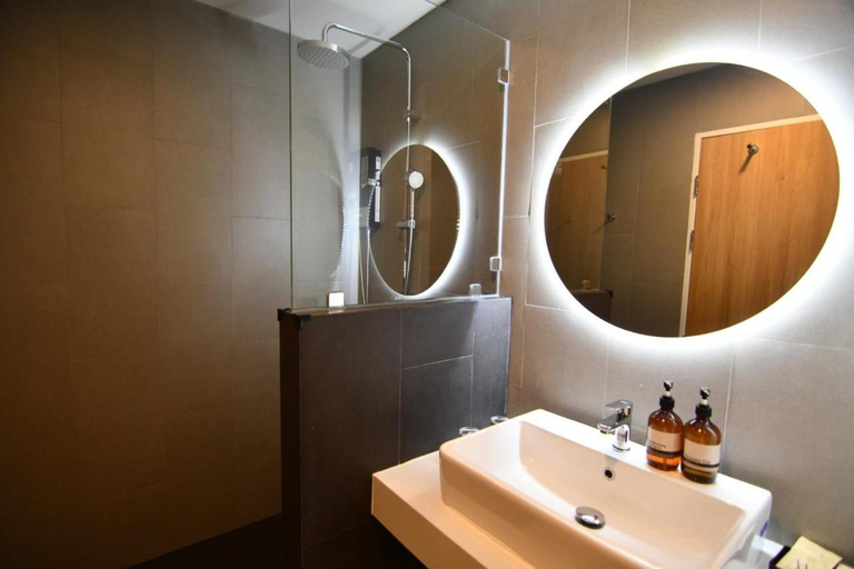 Bathroom 3, Alto Hotel M, Mae Sot