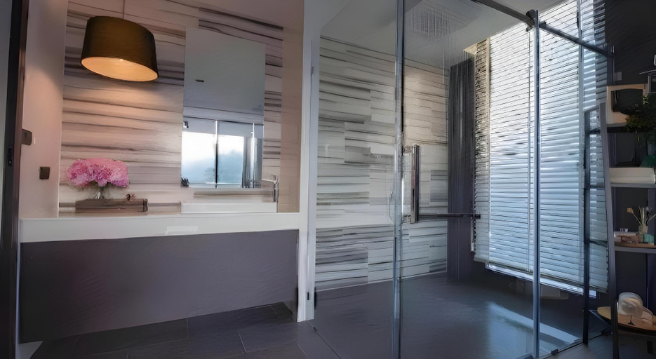 Bathroom 3, Neca Reiche, Hat Yai