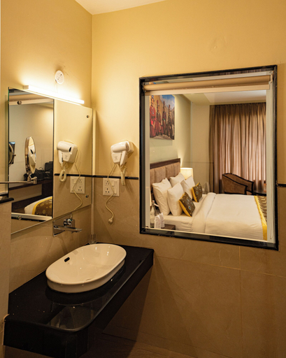 Bathroom 4, Hotel Kesaar Palace, Leh