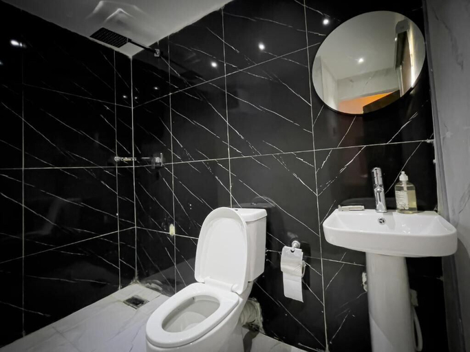 Bathroom, FEYINTOLA SHORTLET APARTMENT, Ondo East
