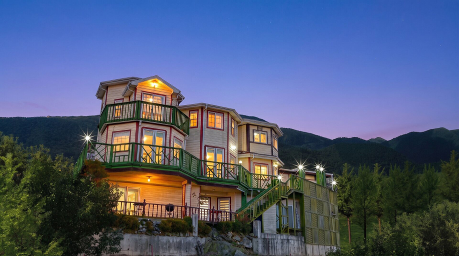 Exterior & Views 2, Ganghwa Bettel Pension, Ganghwa