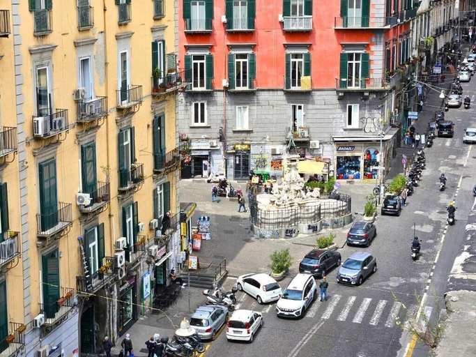 Parking, Monteoliveto Place, Napoli