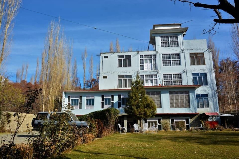 Exterior & Views