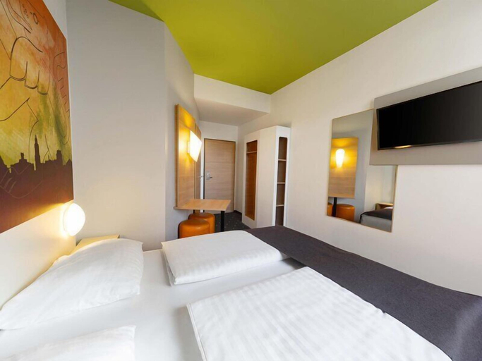Bedroom 2, B&B Hotel Weimar, Weimar