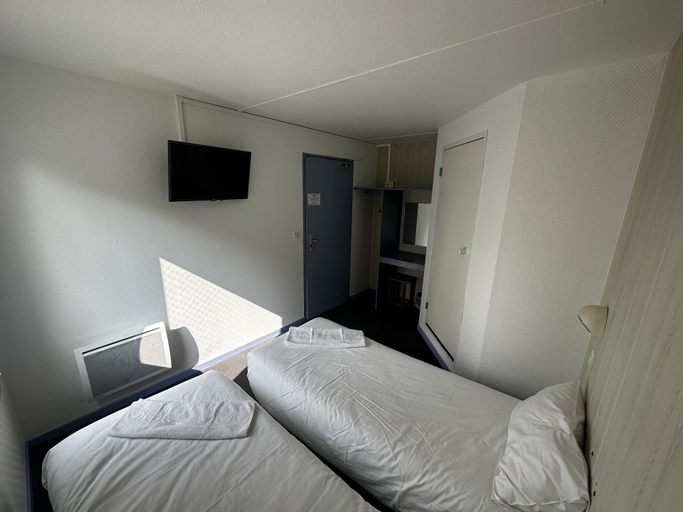 Bedroom 3, Hôtel Gex, Ain