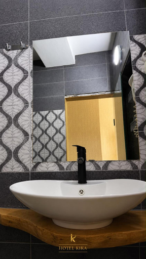 Bathroom 3, Hotel Kika, Kavajës