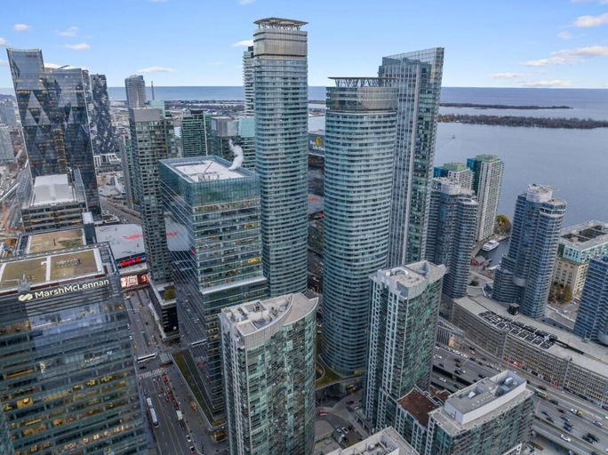 Aerial view 4, Luxury Oasis Suites, Toronto