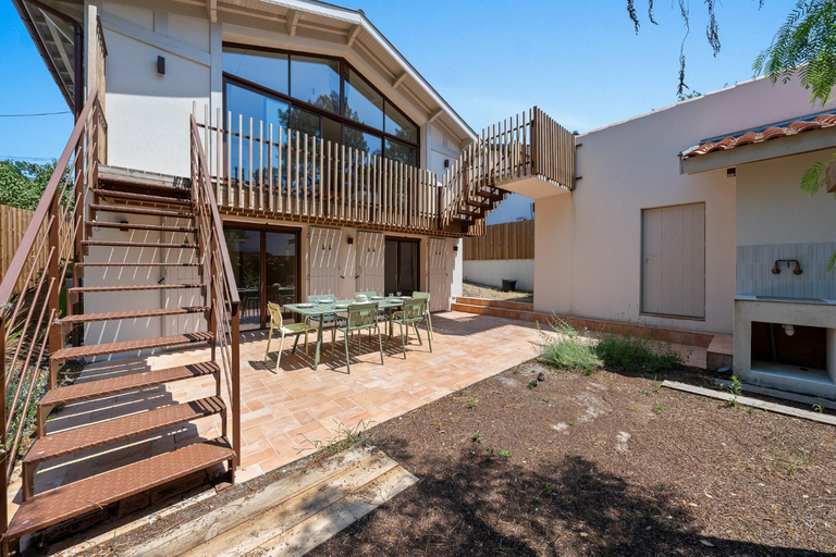 Balcony/terrace, Villa d'architecte - chaleureuse et familiale, Gironde
