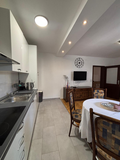 Others 4, Apartment Tina, Trogir