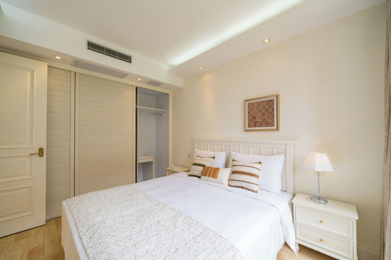 Room 2, Tyms Gubei International Plaza 3BR Apt, Shanghai