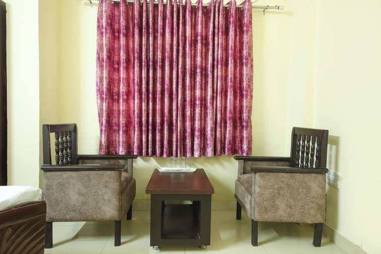 Room 4, Fabhotel Maharaja Palace, Hardwar