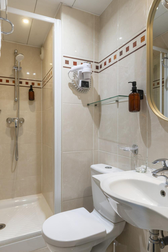 Bathroom 4, Elysee Etoile, Paris