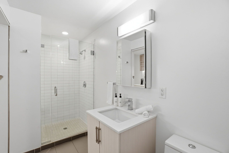 Bathroom 4, Placemakr Dupont Circle, Washington D.C.