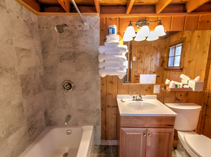 Bathroom 5, Yellowstone Inn, Gallatin