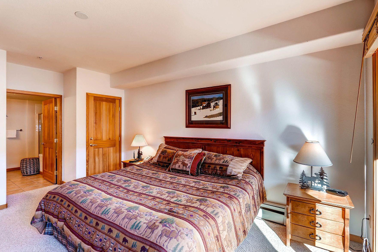 Bedroom 3, Gateway 5069, Summit