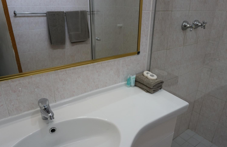 Bathroom, Heywood Motor Inn, Glenelg - Heywood