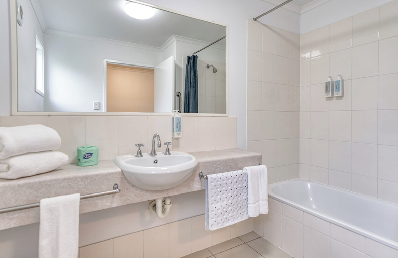 Bathroom 5, Best Western Caboolture Gateway Motel, Caboolture - Central