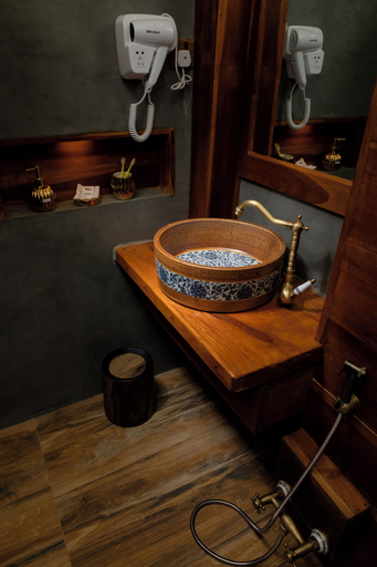 Bathroom 4, Mahaeliya Rock Castle, Nuwara Eliya