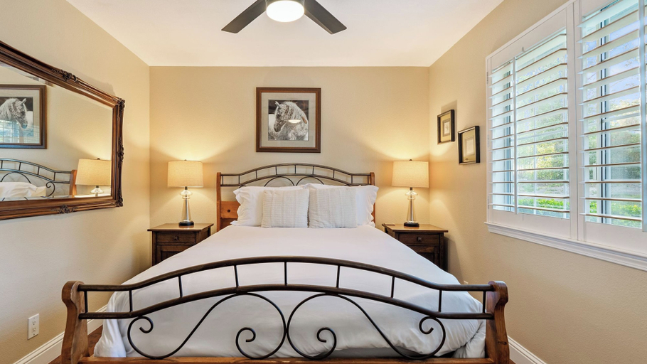 Interior 3, Summer Place by Avantstay Waterfall Spa + Backyard Atascadero Wine Country, San Luis Obispo