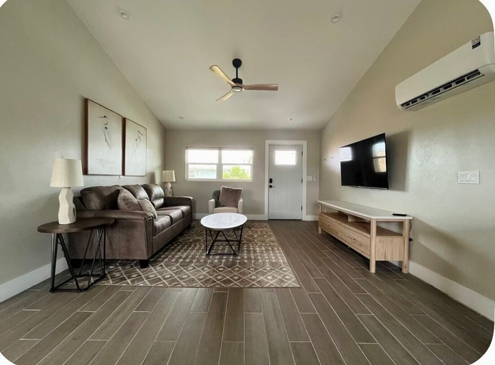 Living area, The Wells, Lee