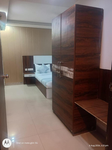 Bedroom 2, Hotel Smart, Delhi