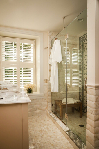 Bathroom 3, Golden Pheasant Inn, Bucks