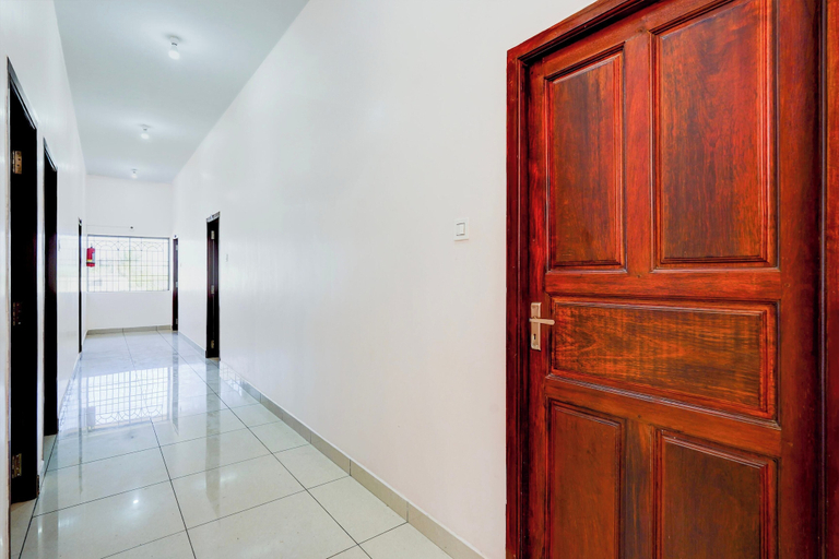 Interior 5, Collection O Auroville Pondicherry, Viluppuram