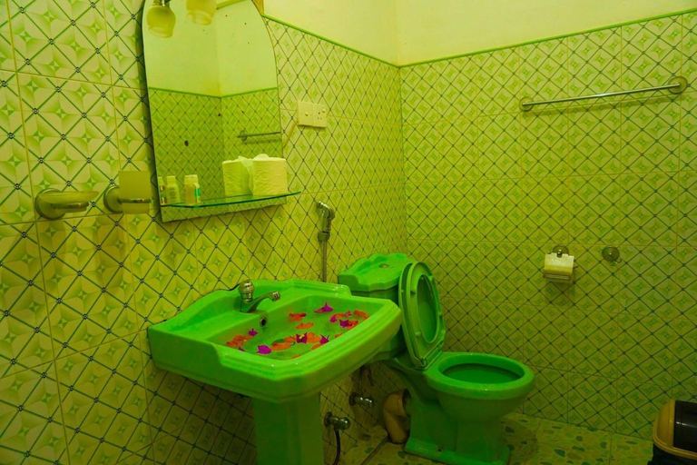 Bathroom 3, Goyambokka Beach Retreat, Tangalle
