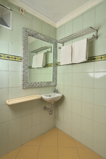 Bathroom 3, Attara Heritage Senggigi, Lombok