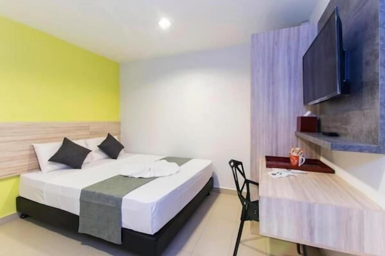 Room 5, M HOTEL - Medan Tuanku Near MARA, Kuala Lumpur