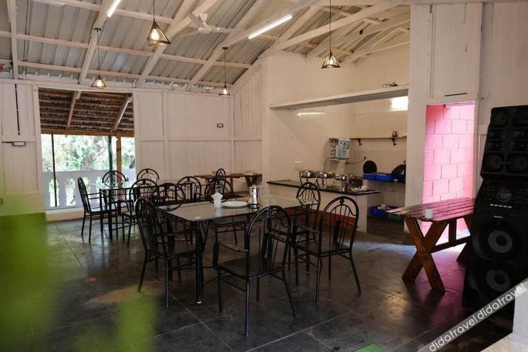 Food & Drinks, Commune18, Chikmagalur