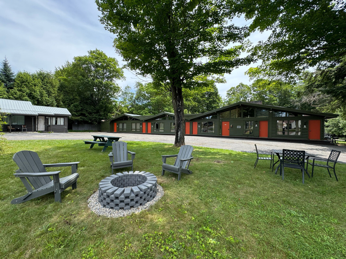 Others 4, The Dax Lodge and Cabins, Franklin