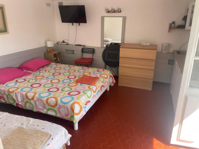Bedroom 2, La farigoulette, Var