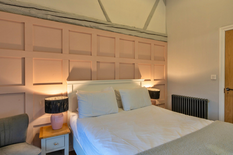 Room 2, Charming Cottage for 4 in Dorset, Dorset