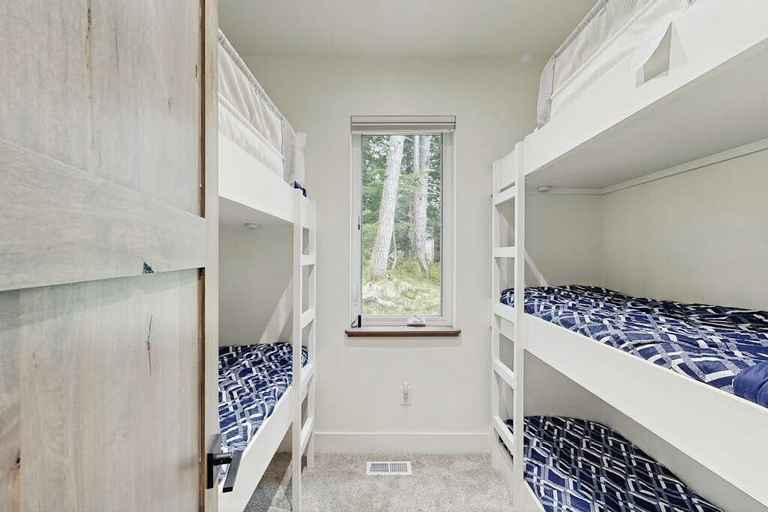 Interior 4, Contemporary New-build Home With Lower Game Room, Anchorage