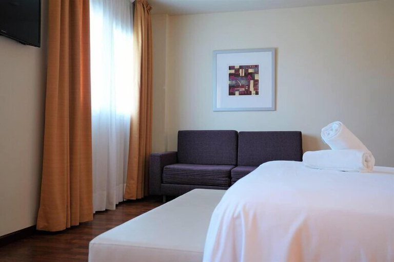 Bedroom 3, Hotel Port Feria Valencia, Valencia