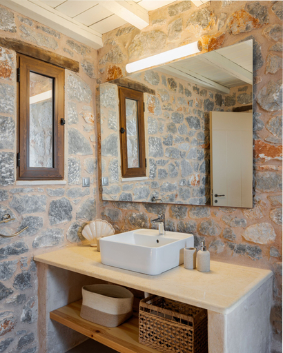Bathroom 5, Pirgos Petropoulea, Peloponnese