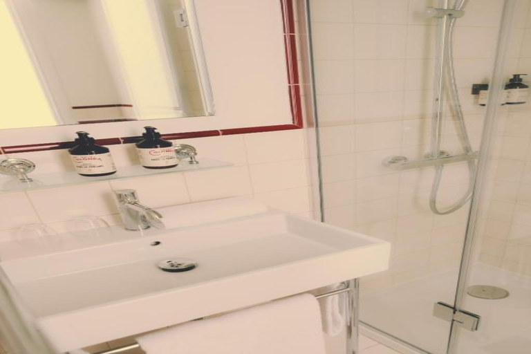 Bathroom 3, Hotel Gaston, Paris