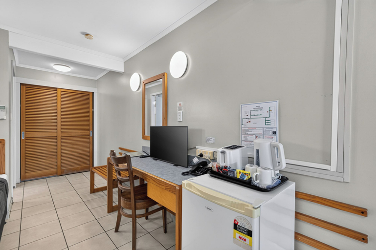 Interior 3, Black Nugget Hotel, Belyando
