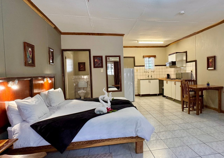 Bedroom 2, Ngandu Hotel - Rundu, Rundu Urban