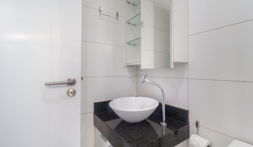 Bathroom 2, Modern Beachside Comfort in Boa Viagem - Iaa1004, Recife