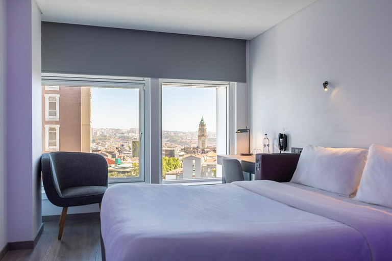 Bedroom 2, YOTEL Porto, Porto