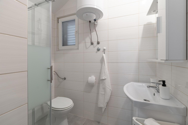 Bathroom 4, Apartments Pere, Povljane