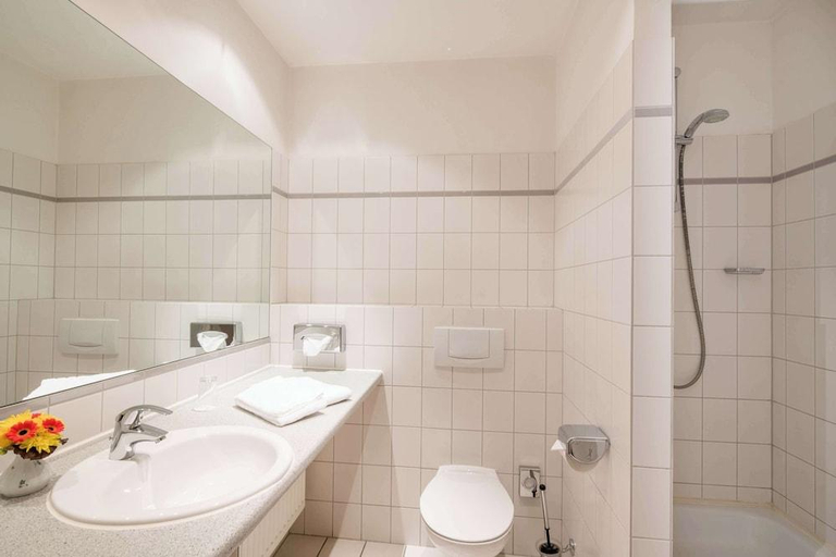 Bathroom 5, Best Western Hotel Geheimer Rat, Magdeburg