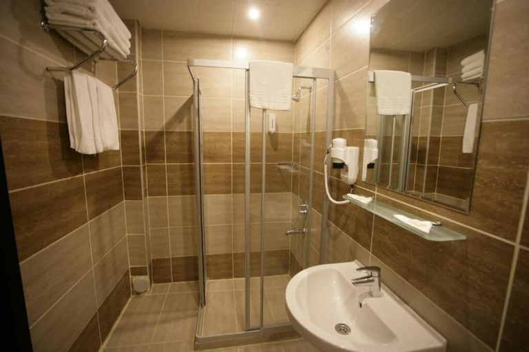 Bathroom 5, HOTEL GÜVEN, Merkez